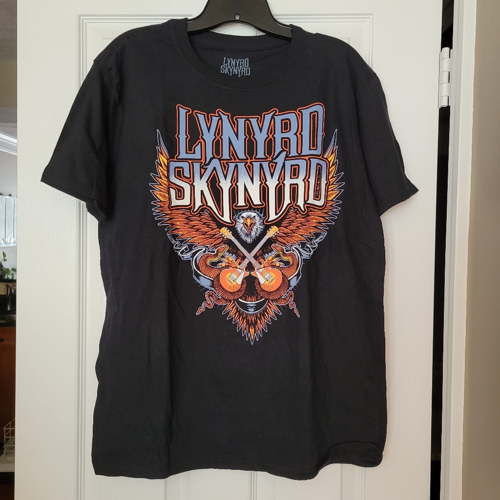 NWOT Lynyrd Skynyrd Official Merch Tee